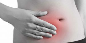 dolor abdominal al comer después de una cirugía bariátrica